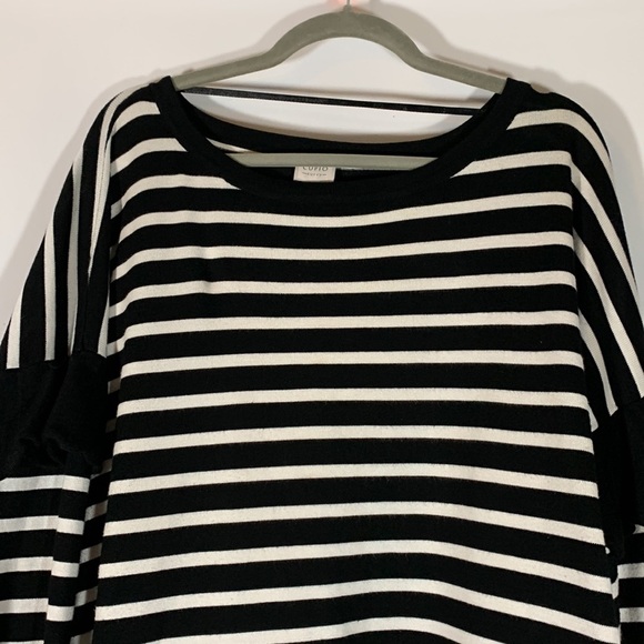 Cupio Curvy Black & White Striped Sweater with Ruffled Sleeves - Picture 5 of 7